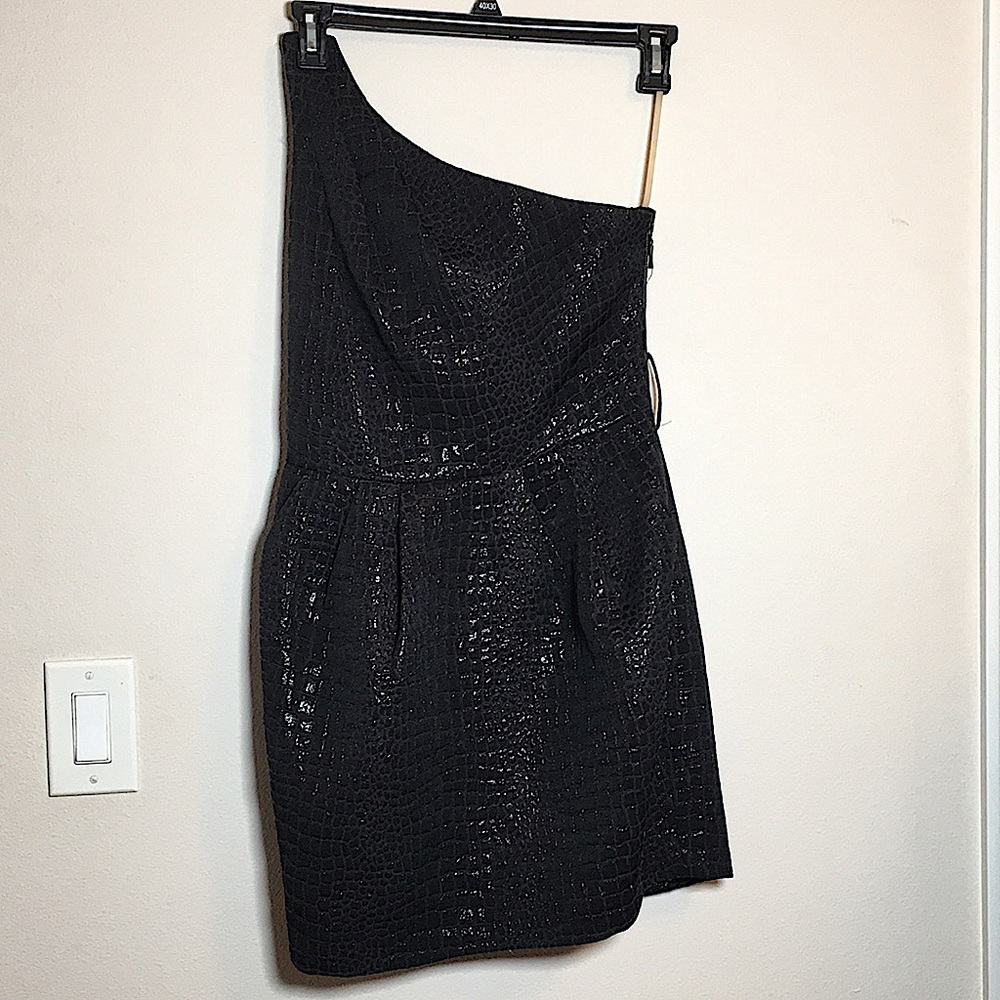 Off shoulder LBD (Little Black Dress)